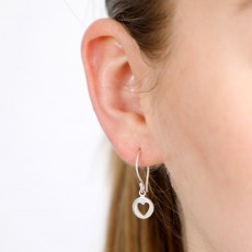 Cut out single heart drop earring